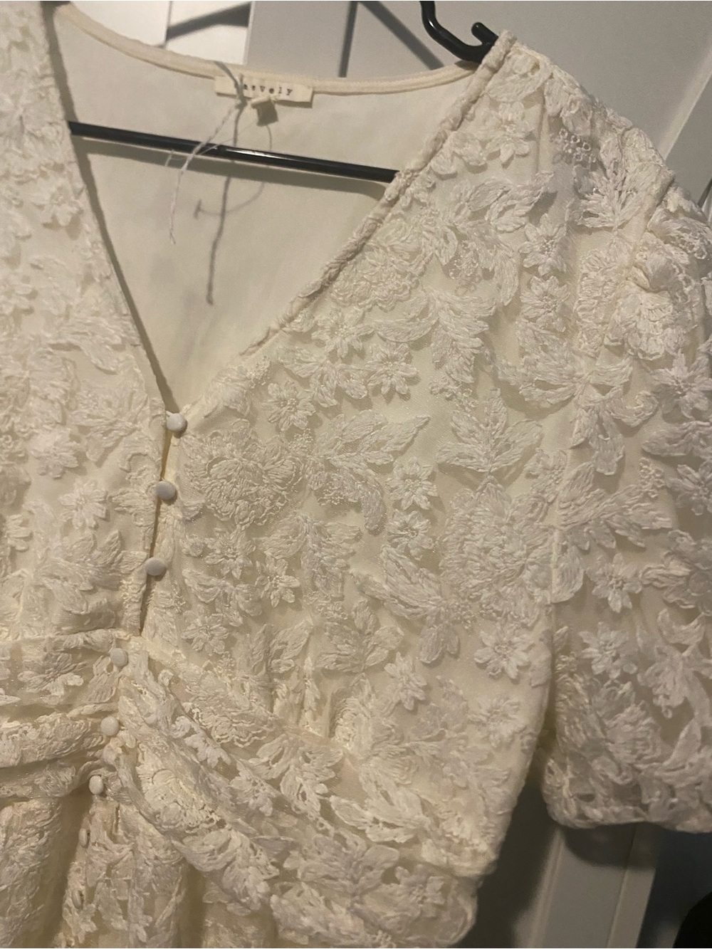 Ivory Lace Midi Dress with Puff Sleeves - Picture 3 of 6